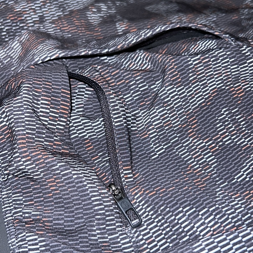 Lululemon THE short - Picture 6 of 7